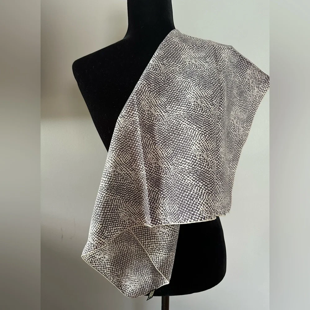 Symphony Textured‎ Black and Cream Scarf
